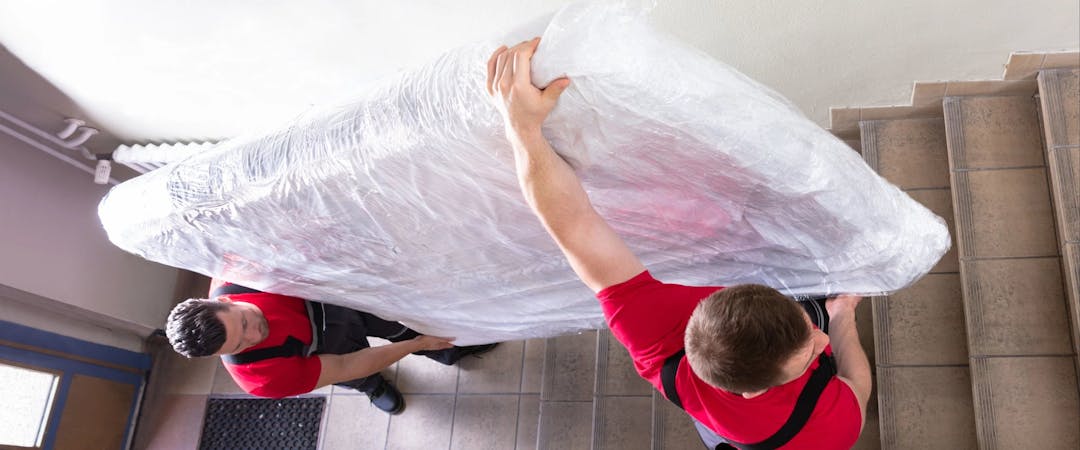 How To Ship a Mattress To Another State (2024)